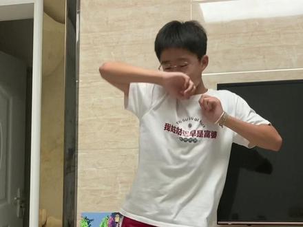 微胖女人牛仔裤背影 62601a65960646dff6fb7929f3aae408~tplv-dy-resize-origshort-autoq-75:330.jpeg?biz_tag=pcweb_cover&from=3213915784&s=PackSourceEnum_AWEME_DETAIL&sc=cover&se=false&x-expires=2010427200&x-signature=0Xd56Igaz4rP4Dikr5PU0wrW1g0%3D