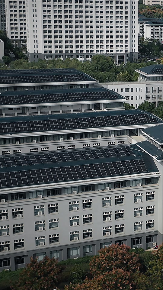 东南大学：万里挑一! 根据#ESI 最新学科统计数据显示，#东南大学 #计算机科学 学科排名世界第7位(国内高校第2位），进入全球前万分之一，标志着该学科迈入世界顶尖水平行列