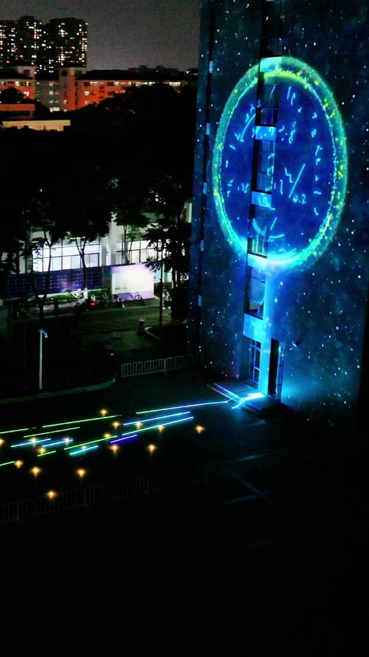 东南大学：各位同学们，让我们在不久的将来再次相见，母校永远思念你们 #毕业晚会上的惊艳瞬间  #毕业季是离别也是开始 #我的大学时代 #梦开始的地方 #毕业典礼暖心又有仪式感