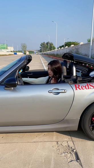 跑车摩托推荐 5eb254afbc6e43f99e305ace73e0d961_1697378759~tplv-dy-resize-origshort-autoq-75:330.jpeg?biz_tag=pcweb_cover&from=3213915784&s=PackSourceEnum_AWEME_DETAIL&sc=cover&se=false&x-expires=2012799600&x-signature=DonHN3M5nrlA1ujNjglhHTS0bi0%3D