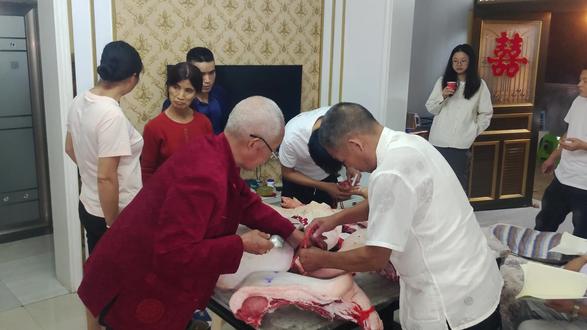 炒肉丝怎么炒非常嫩 b26464d930f14995b872e9327bb2bf2b_1696191225~tplv-dy-resize-origshort-autoq-75:330.jpeg?biz_tag=pcweb_cover&from=3213915784&s=PackSourceEnum_AWEME_DETAIL&sc=cover&se=false&x-expires=2011600800&x-signature=ERUyaijojkOmnuMnS4fiOtgDiBQ%3D