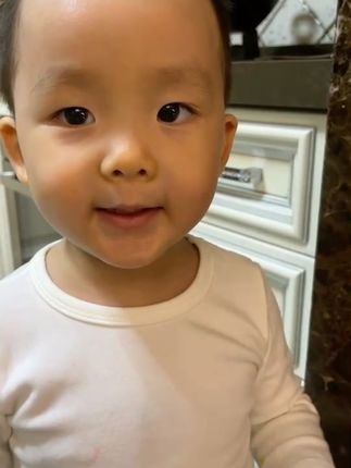 婆婆丁图片 bb5b8b055d4e43bc9b786f68bd2dae4d_1612792988~tplv-dy-cropcenter:323:430.jpeg?biz_tag=pcweb_cover&from=3213915784&s=PackSourceEnum_PUBLISH&sc=cover&se=true&sh=323_430&x-expires=1991448000&x-signature=iDps5r5riqTFKF3rEpNssvw2Izc%3D