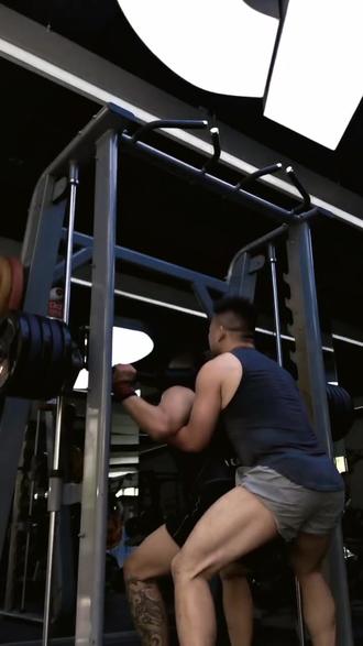 跑步的好处与功效图片 bb633bfbcd31488690a331b2b1663d6e_1694848621~tplv-dy-resize-origshort-autoq-75:330.jpeg?biz_tag=pcweb_cover&from=3213915784&s=PackSourceEnum_AWEME_DETAIL&sc=cover&se=false&x-expires=2011240800&x-signature=ak7qTxSovps%2Fie24U%2FzKWuNPwyI%3D