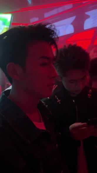 鲨鱼裤如何搭配袜子显瘦 e3cc89a3ffe141a797ed1a294c137a55_1696439830~tplv-dy-resize-origshort-autoq-75:330.jpeg?biz_tag=pcweb_cover&from=3213915784&s=PackSourceEnum_AWEME_DETAIL&sc=cover&se=false&x-expires=2011798800&x-signature=6S4Mm%2BoBcyVskZlaLDwykTWcvXY%3D