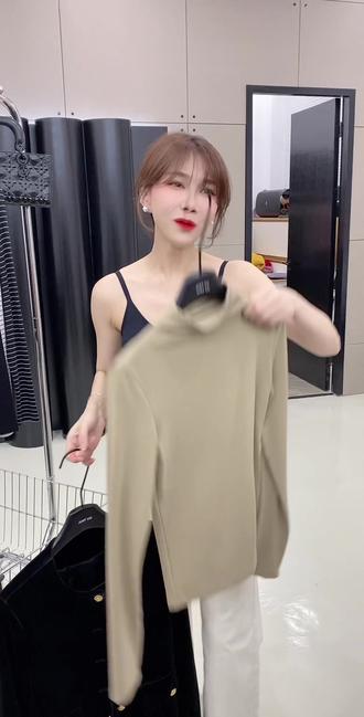 鲨鱼裤怎么搭配好看 f3a793afe94a47c99e4432643f38b267_1696521779~tplv-dy-resize-origshort-autoq-75:330.jpeg?biz_tag=pcweb_cover&from=3213915784&s=PackSourceEnum_AWEME_DETAIL&sc=cover&se=false&x-expires=2012281200&x-signature=oPpTgAHIlQ%2Fd94tW7l%2FX2o8FHi8%3D