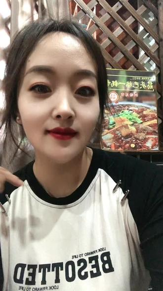 微胖女人牛仔裤搭配 oIVAAJWDAQAk7dkWSfkiMbBGGgDLpBnZlIU9Ie~tplv-dy-resize-origshort-autoq-75:330.jpeg?biz_tag=pcweb_cover&from=3213915784&s=PackSourceEnum_AWEME_DETAIL&sc=cover&se=false&x-expires=2012367600&x-signature=EZpiRW813xh%2B3HneKqqAl5cdHnM%3D