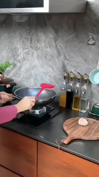 激素是怎么用来治病的 oMzNCybItABLBRzYAstSVVIgmfeiQi5PnDhEAp~tplv-dy-resize-origshort-autoq-75:330.jpeg?biz_tag=pcweb_cover&from=3213915784&s=PackSourceEnum_AWEME_DETAIL&sc=cover&se=false&x-expires=2011086000&x-signature=gL%2Fw2YP6DB5u8W6%2FtGcbxOoRY7A%3D