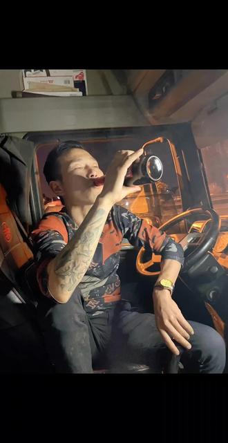 自贴壁纸图案 oUDfcl9AIAAbQQnlCkvg0oQYCBenOF8no8YkJd~tplv-dy-resize-origshort-autoq-75:330.jpeg?biz_tag=pcweb_cover&from=3213915784&s=PackSourceEnum_AWEME_DETAIL&sc=cover&se=false&x-expires=2011082400&x-signature=Zt1diMHSI6erdXZqeTJpMc4berk%3D