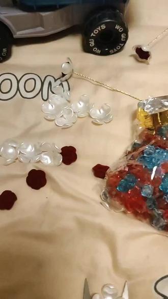 灯笼制作手工中秋简易纸灯笼 oUNBAZAAAJenUYdSAsR9sObWAmAeAlDlgEZIRg~tplv-dy-resize-origshort-autoq-75:330.jpeg?biz_tag=pcweb_cover&from=3213915784&s=PackSourceEnum_AWEME_DETAIL&sc=cover&se=false&x-expires=2010988800&x-signature=7n2yR6BakyTpztURu5mKFeUG2SU%3D