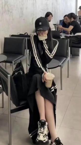 厨房墙壁油污怎么清洗小妙招 og9Swn9gIAaNnhABSBlDyff9AEr7AoeWJ6CWYb~tplv-dy-resize-origshort-autoq-75:330.jpeg?biz_tag=pcweb_cover&from=3213915784&s=PackSourceEnum_AWEME_DETAIL&sc=cover&se=false&x-expires=2011500000&x-signature=ea48dWJEwdliQvQPPOtXCQ3rDuQ%3D