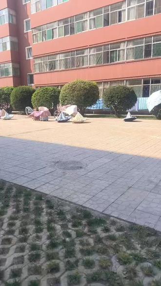 怎样上网课不被提问 okfgfBxIAyHAuDDk9yaBA6MKRDQrIE8l0HB8bn~tplv-dy-resize-origshort-autoq-75:330.jpeg?biz_tag=pcweb_cover&from=3213915784&s=PackSourceEnum_AWEME_DETAIL&sc=cover&se=false&x-expires=2009016000&x-signature=kddQwcsf33JyjVaR8gquTS5PsMw%3D