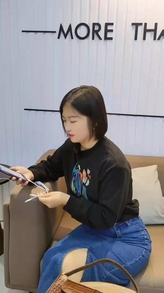 好一点的手机支架铝合金 ooOvgDzB6IlEfot38DNB9BfI2KPWvrAUAhAY5E~tplv-dy-resize-origshort-autoq-75:330.jpeg?biz_tag=pcweb_cover&from=3213915784&s=PackSourceEnum_AWEME_DETAIL&sc=cover&se=false&x-expires=2010906000&x-signature=%2B5cdKqi%2BwJaqNpUVcBZiI01kgfM%3D