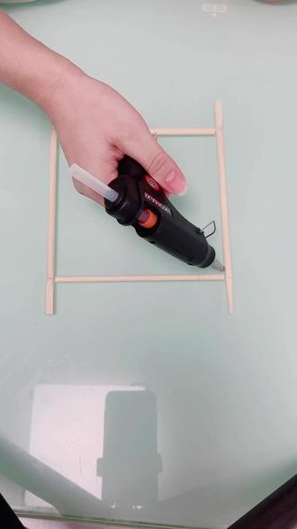 灯笼手工制作简单易学又漂亮 ooiTrtgEbAEtPqwdAn9lf0BPGDAD8AdWPxwI8e~tplv-dy-resize-origshort-autoq-75:330.jpeg?biz_tag=pcweb_cover&from=3213915784&s=PackSourceEnum_AWEME_DETAIL&sc=cover&se=false&x-expires=2011114800&x-signature=339x4ahrNi7RtpPa9ac9V2pMP7U%3D