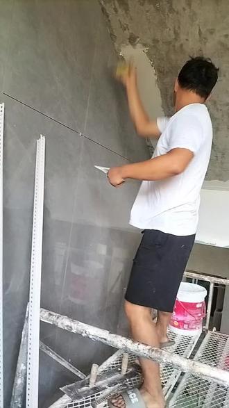 装修墙壁贴瓷砖一般贴多高 ow4J9nUrkQC5AZAzeB88evzDgMnDUQA0Kgb30T~tplv-dy-resize-origshort-autoq-75:330.jpeg?biz_tag=pcweb_cover&from=3213915784&s=PackSourceEnum_AWEME_DETAIL&sc=cover&se=false&x-expires=2010358800&x-signature=LSblk3Q6ZQLoRaCzMZnFDHQJioY%3D