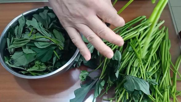 炒肉丝怎么做好吃又嫩 oYmA2etUzIDy77LzACfBEFTptCtcJ0BEh0AUDe~tplv-dy-resize-origshort-autoq-75:330.jpeg?biz_tag=pcweb_cover&from=3213915784&s=PackSourceEnum_AWEME_DETAIL&sc=cover&se=false&x-expires=2011251600&x-signature=nyVECDc0%2BoNz3oe2GBKyb7iyz5w%3D