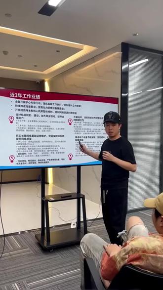 ppt的十八种技巧合集 ogGGsfwkhIcEQThQgMt1TjMBcgnWyzhagBCxAE~tplv-dy-resize-origshort-autoq-75:330.jpeg?biz_tag=pcweb_cover&from=3213915784&s=PackSourceEnum_AWEME_DETAIL&sc=cover&se=false&x-expires=2010913200&x-signature=7UsAN7R%2F2K1FcIquZyi5Y%2BnE1Ck%3D