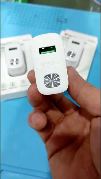 公牛自动防过充,充满自动断电。