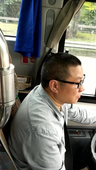 希望国家尽快取消大巴车凌晨二点到五点不准行驶,这三小时是司机和旅客最遭罪,有同感的请支持支持!🙏🙏🙏