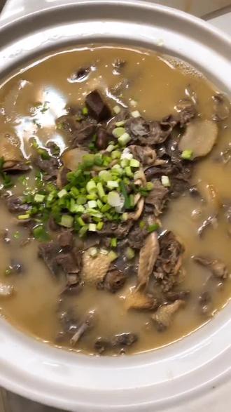 随便弄哈,第180次。鸽子心肺汤。了解一下。