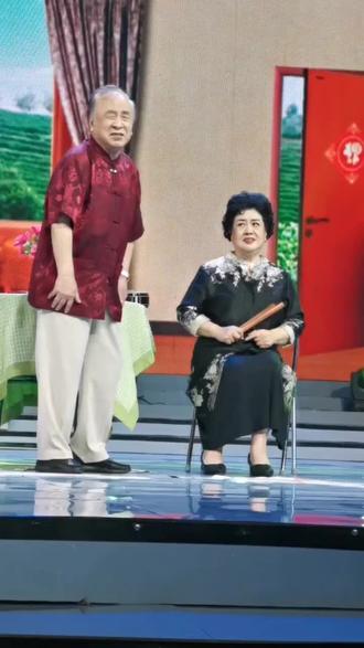 豫剧老戏骨任宏恩、王希玲老师再现《我爱我爹》经典片段,真有意思