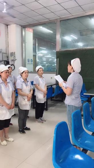 我们纺织女工的班前会杠杠的👍🏻