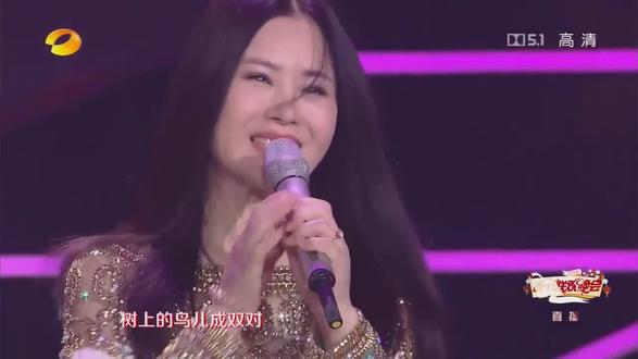付笛声、任静、付豪一家三口演唱《夫妻双双把家还》