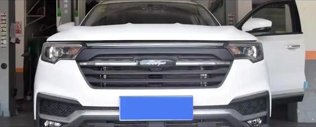 众泰T500导航按装的小视频