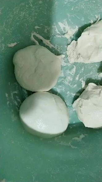 巴巴子,蘸酱豆。你们是擀滴,俺是拍的巴巴子!