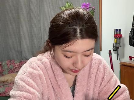 过年就这样教表妹唱(雷霆)法语歌 十二星座公主唱的歌好雷霆呀@Aismr
#雷霆口音 #ai口音 #法语 #亲戚的孩子 #过年