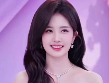 今年是鹿鹿出道的第十周年啦,鹿鹿说了一下今年的行程,大家可以一起期待一下鹿鹿今年给我们的惊喜#白鹿