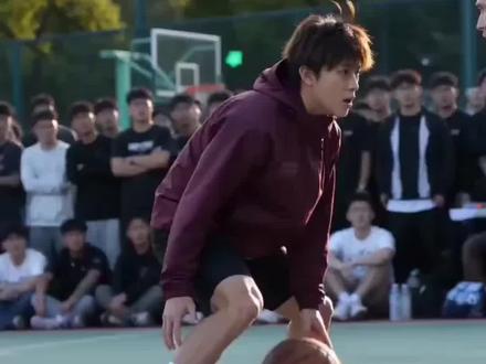 AI隔扣球星保姆级教程!3步生成同款篮球单挑视频,ai篮球 ai打篮球模板 ai篮球扣篮视频合成 球星ai单挑 打篮球ai换人 ai篮球扣篮教程 ai篮球单挑特效制作教程,NBA一对一单打ai视频制作,NBA扣篮拍同款入口, #NBA球星 #篮球 #Ai篮球 #ai篮球特效 #剪映