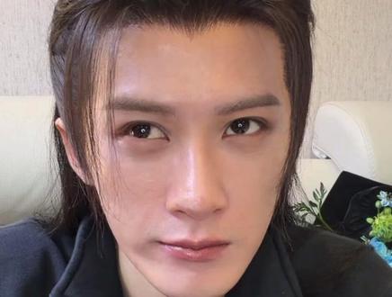 檀健次叫小炭火什么?
t-Hoohoo!!!
#向全世界安利 #thoohoo #小炭火生日 #檀健次直播 #檀健次与小炭火的双向奔赴
@檀健次 @檀健次工作室