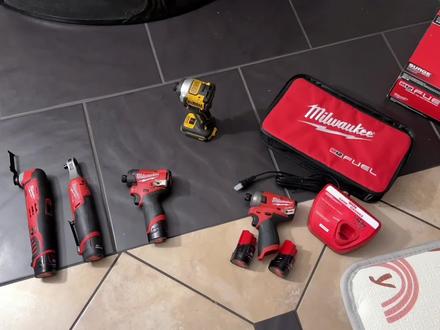 既然工具是国产了!为什么美国卖¥580.而中国市场要卖¥1580?这值得讨论 #milwaukee #美沃奇 #锂电工具