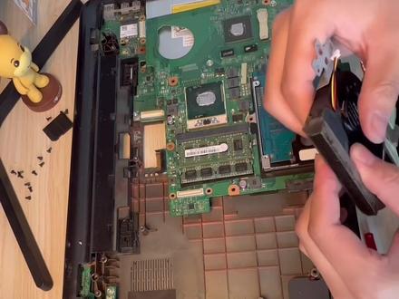 #戴尔灵越N5110,拆机、清灰、换硅脂、换风扇、换系统、加内存条。中途蓝屏差点翻车,还好救回来了