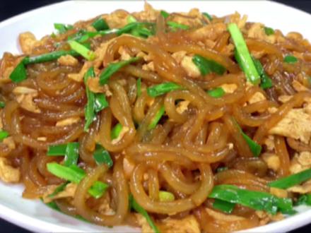 粉条怎么炒好吃,而且筋道入味不粘锅不成坨呢?技巧都在这里! #简单美食 #美食教程 #家常菜 #在家做美食 #一起学做菜 #美食 #美食vlog #爱生活爱美食 #炒粉条 #粉条好吃的做法