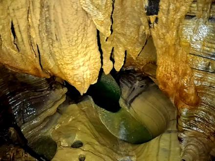 探秘远古地下暗河,进入大深潭,发现黑白阴阳鱼 #山洞 #地下暗河 #探秘 #阴阳鱼 #户外