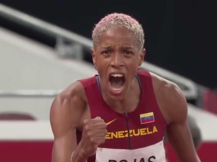 #世界体育史上100个难忘瞬间(51):#罗哈斯 三级跳突破自我,打破尘封26年世界纪录。#女子三级跳