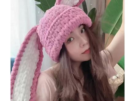 5分钟教废你织兔兔帽~你学废了吗?#这个帽子有点可爱呀 #兔耳朵帽子 #手指圈圈线 #宝宝帽子 #帽子编织