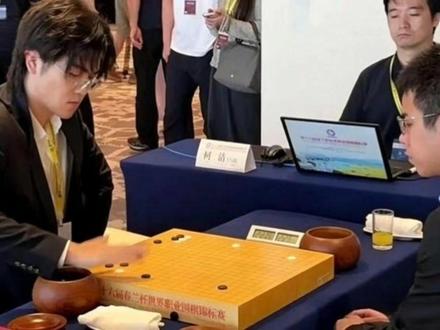 春兰杯柯洁复出首战:121手屠龙日本七段,中盘戏耍引棋迷狂欢 春兰杯柯洁复出首战:121手屠龙日本七段,中盘戏耍引棋迷狂欢#柯洁 #春兰杯 #围棋 #围棋教学 #上热门🔥