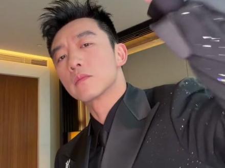 你恺哥从不内耗,从不吃压力! #郑凯 #白鹿 #奔跑吧 #男神