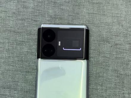 真我GT5,24GB+1TB满级内存顶配!第二代骁龙8+超帧独显芯片X7 双芯, 144Hz 直屏#二手手机 #真我gt5