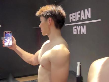 黑色紧身衣的感觉….#gymshark #健身穿搭 #精神氮泵