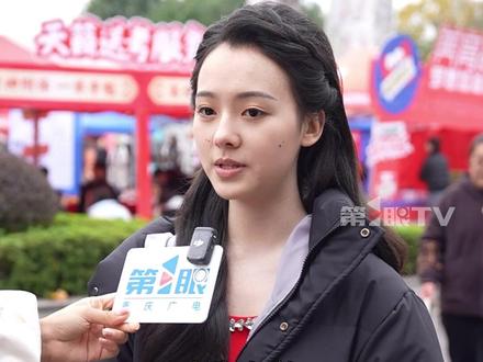 12月13日,重庆市2026年普通高校招生艺术类专业统考现场,考生:现场擦妆很严格,一共要检查3次。擦去的是修饰,考验的是本真!(#重庆广电第1眼TV 记者 徐娜 康力为)#媒体精选计划