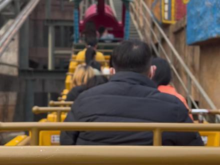 每次来欢乐谷必玩项目:丛林飞车🎢(又称“丛林小火车”🤓🤓)#第一视角 #过山车第一视角 @北京欢乐谷