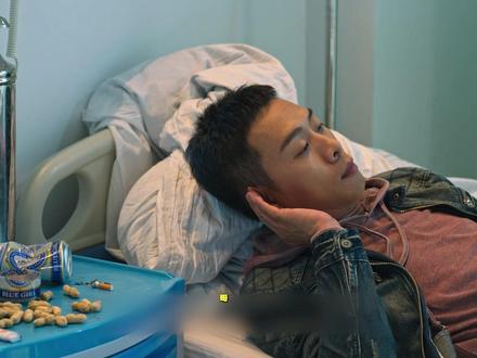 为什么局长孟德海一请示,安欣的卧底身份暴露就暴漏了? #了不起的精讲团 #深度解析 #狂飙 #安欣 #孟德海