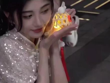 #上热门话题榜🔥 鞠婧祎演完古装剧竟笑了一个小时#这是个真实的事情 #独家爆料 #一般人不告诉他 #明星八卦科普