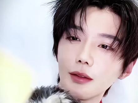 某人给咱游主任喂的是正经薯片吗 #吾岸 #云旗 #郝熠然