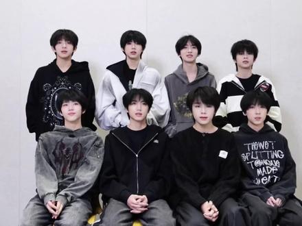 #TF家族荣耀之战演唱会
🎙️TF家族「荣耀之战」演唱会文明观演、爱护场馆设施倡议
恳请大家不要以任何方式对场馆任何设施造成伤害,一起把场馆完好地留给下一场演出,也把最美好的回忆留给我们自己。
我们演唱会见!
