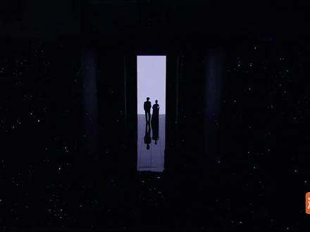 可爱宝宝 找了半天 最后签在了王老吉上面~#张凌赫 #张凌赫微博之夜