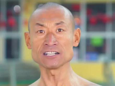 救人要量力,别把自己搭上#游泳 #见义勇为 #巨魔战将 #朝阳冬泳怪鸽 @抖音小助手